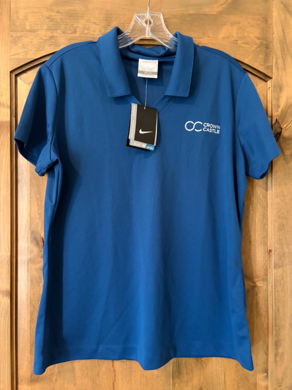 NWT NIKE Women's Dri-FIT golf polo shirt. Size large. Beautiful!